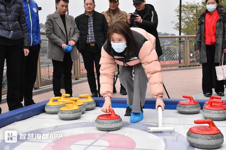 喜迎冬奥会，福州举办了场“冰雪嘉年华”